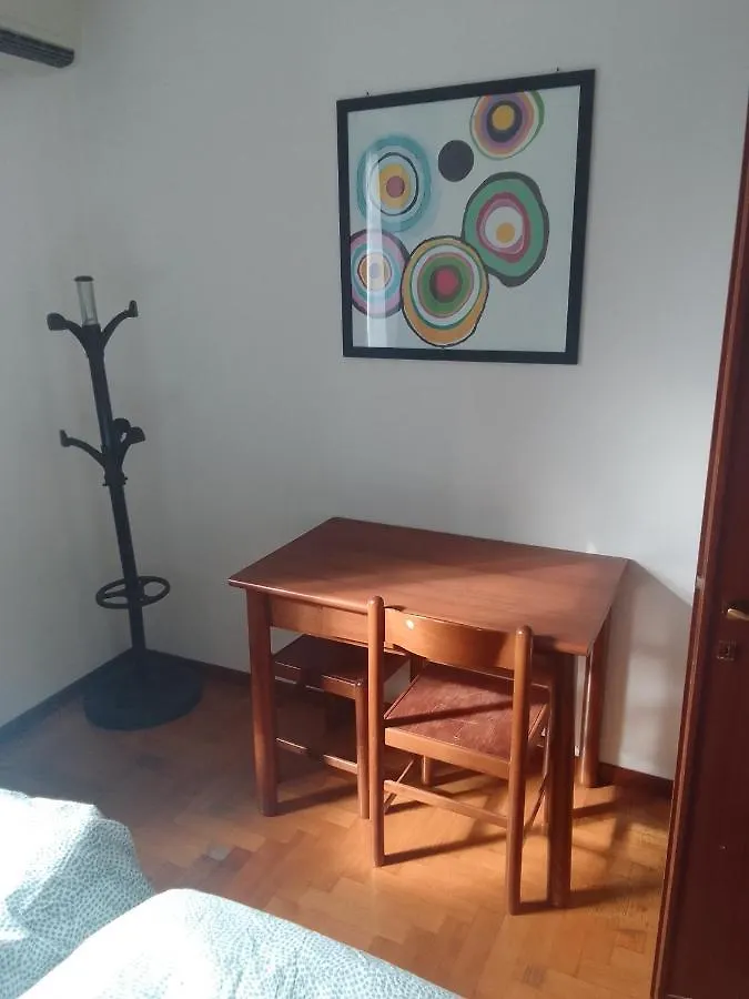 Guest house Camera Doppia A 700 Metri Dallo Stadio Cir 015146 Milan