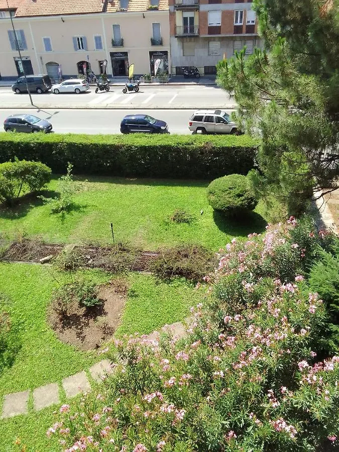 Camera Doppia A 700 Metri Dallo Stadio Cir 015146 Milan Guest house
